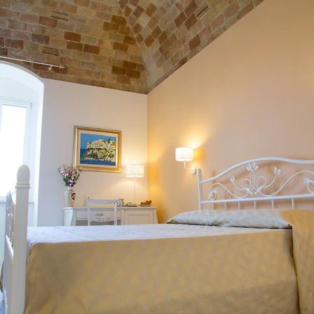 B&B Monsignore Вьесте Экстерьер фото