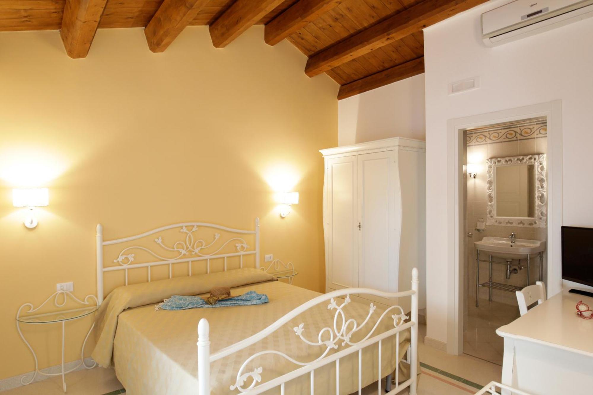 B&B Monsignore Вьесте Экстерьер фото