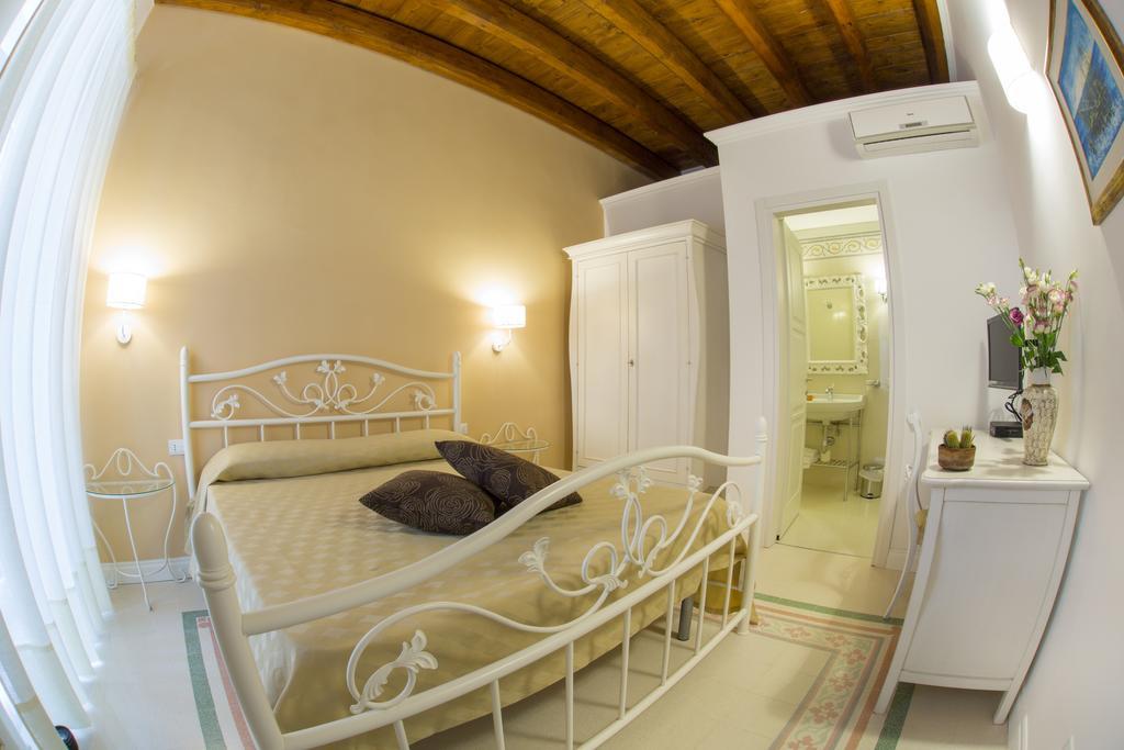 B&B Monsignore Вьесте Экстерьер фото