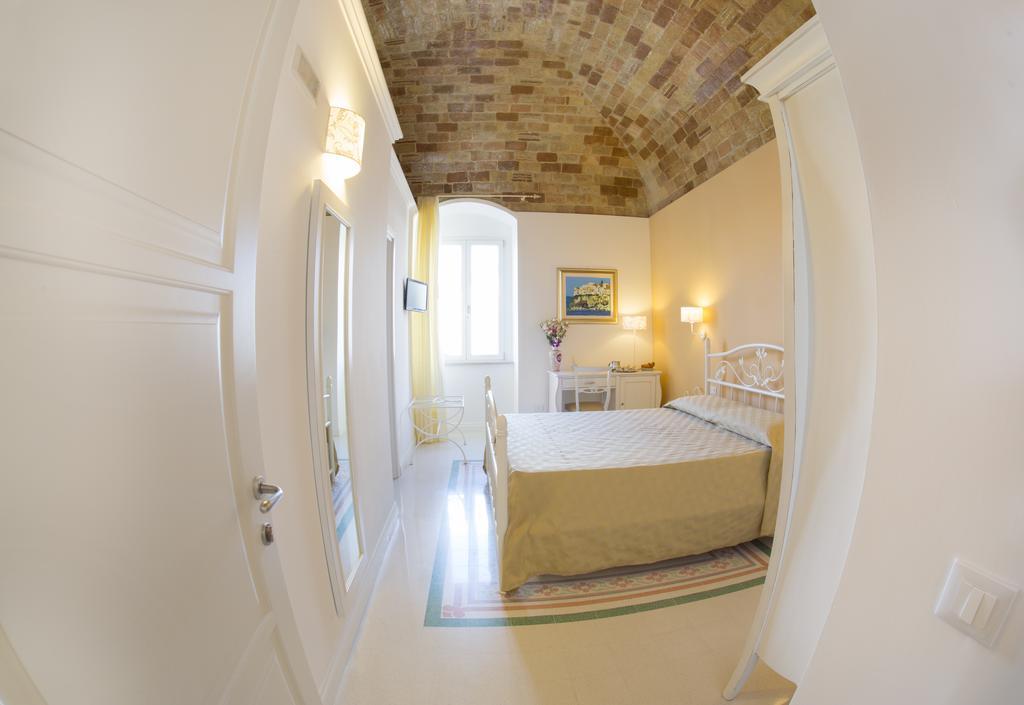 B&B Monsignore Вьесте Экстерьер фото