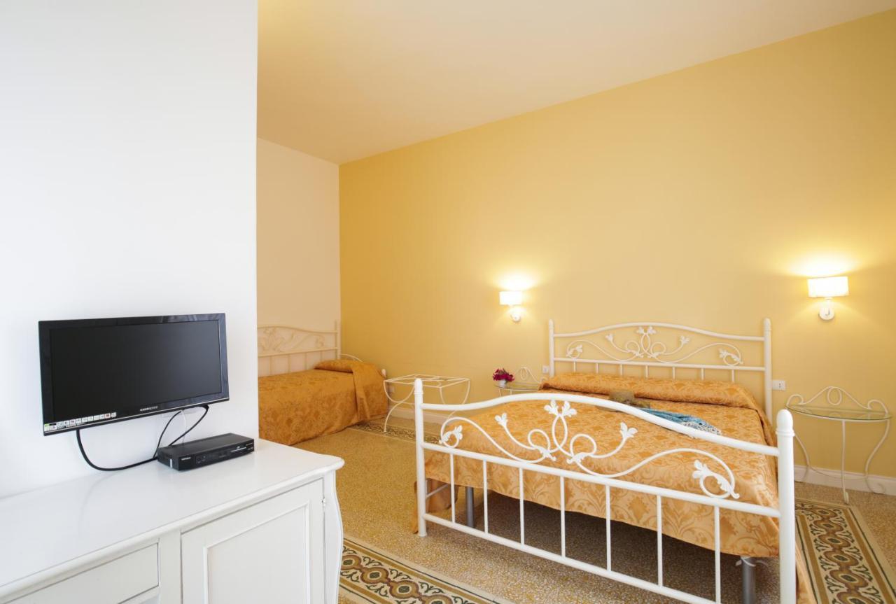 B&B Monsignore Вьесте Экстерьер фото