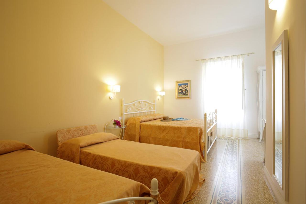B&B Monsignore Вьесте Экстерьер фото